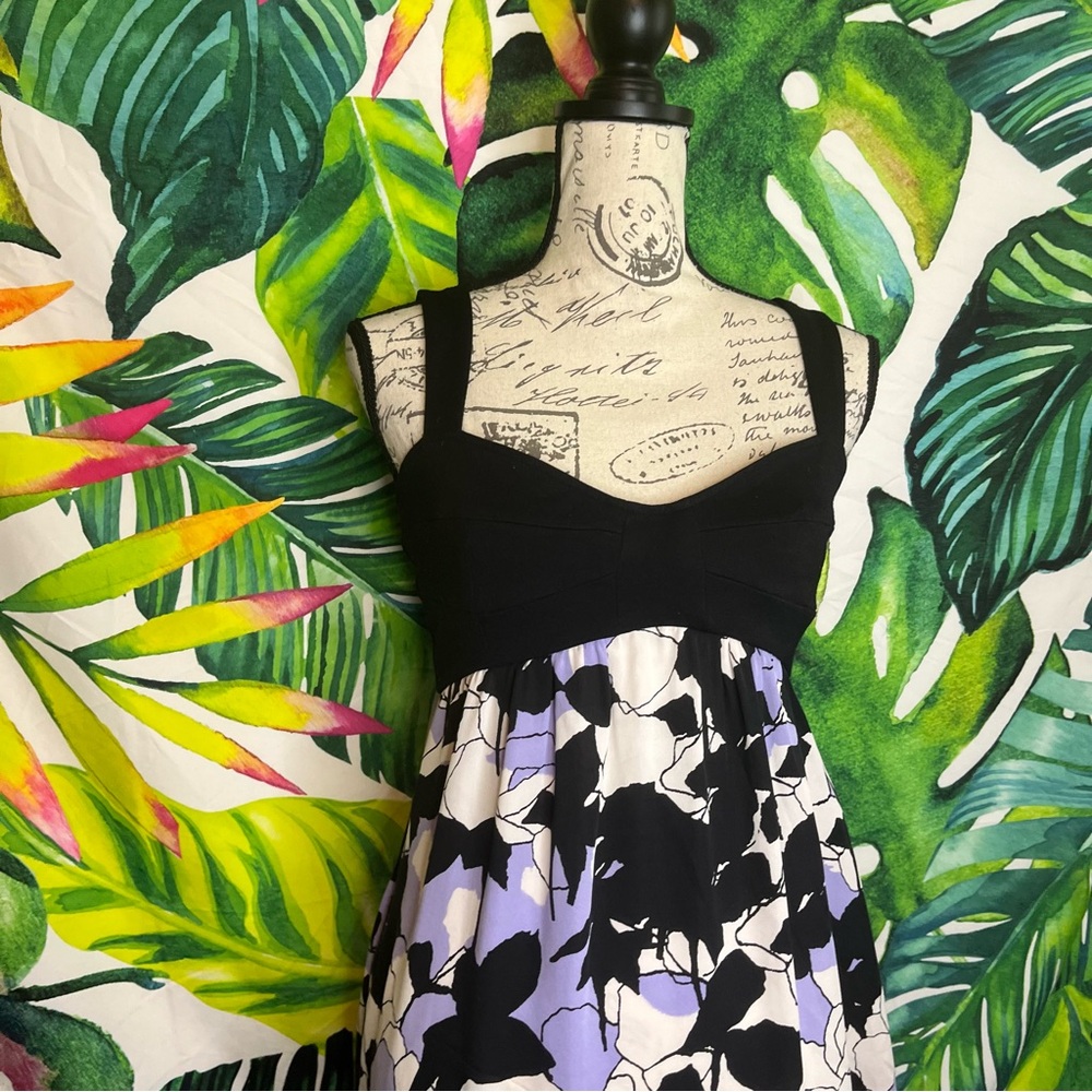 DVF Diane Von Furstenberg Neiman Marcus 6 Black Purple Floral Spring Dress